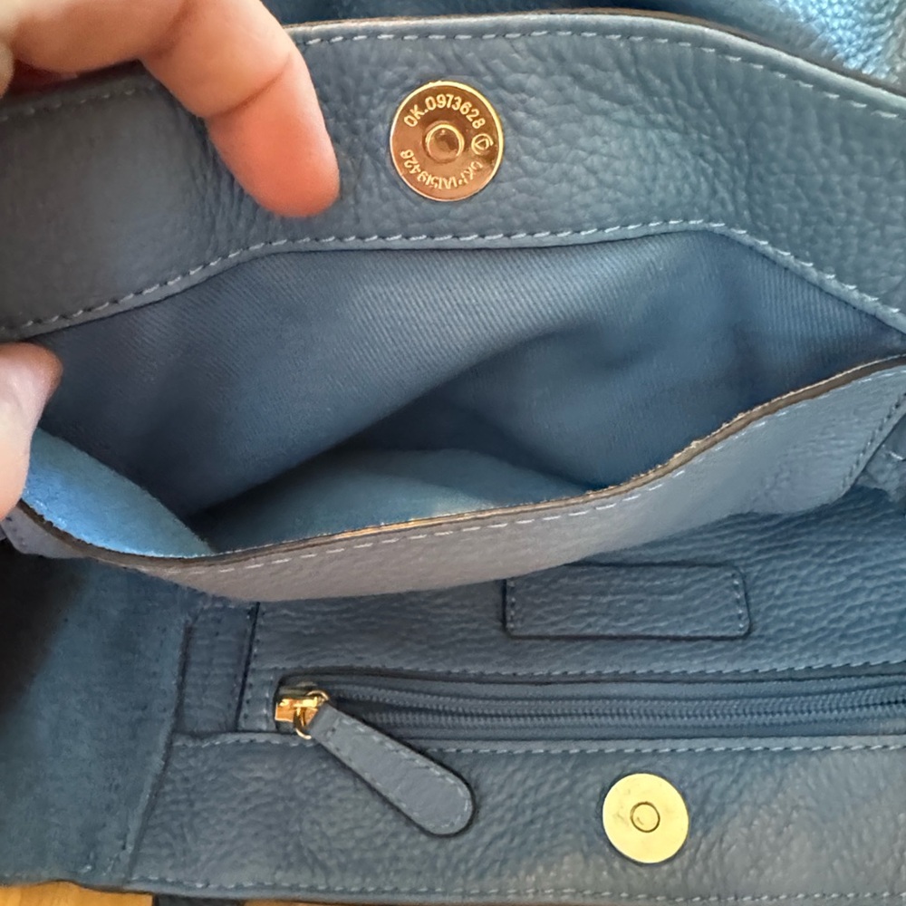 Michael Kors Ashbury Blue Leather Tote with Tassel - Picture 5 of 8